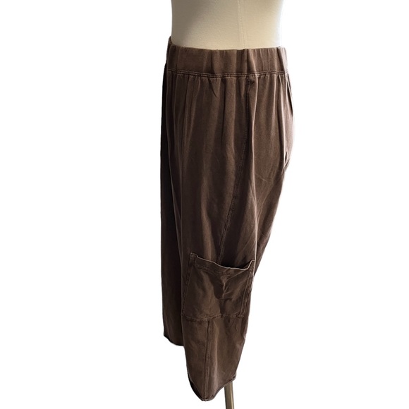Chico’s Brownish Tan Crops Size 1 - Picture 2 of 8